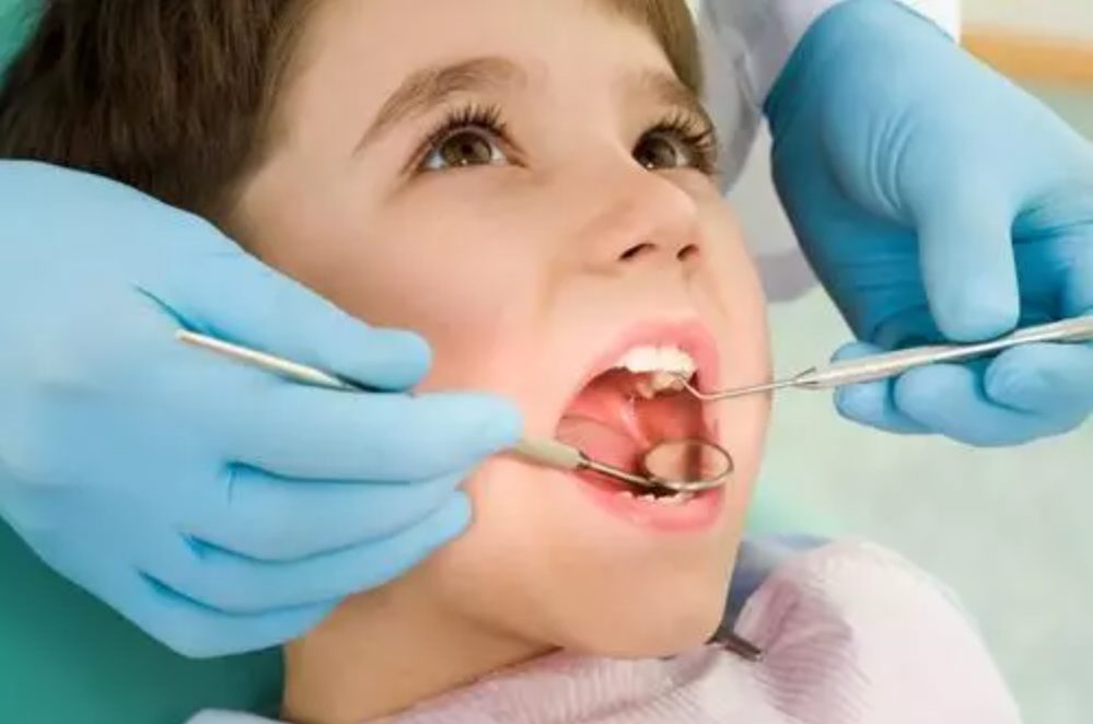 请问小孩6岁了牙龈囊肿需要手术吗？